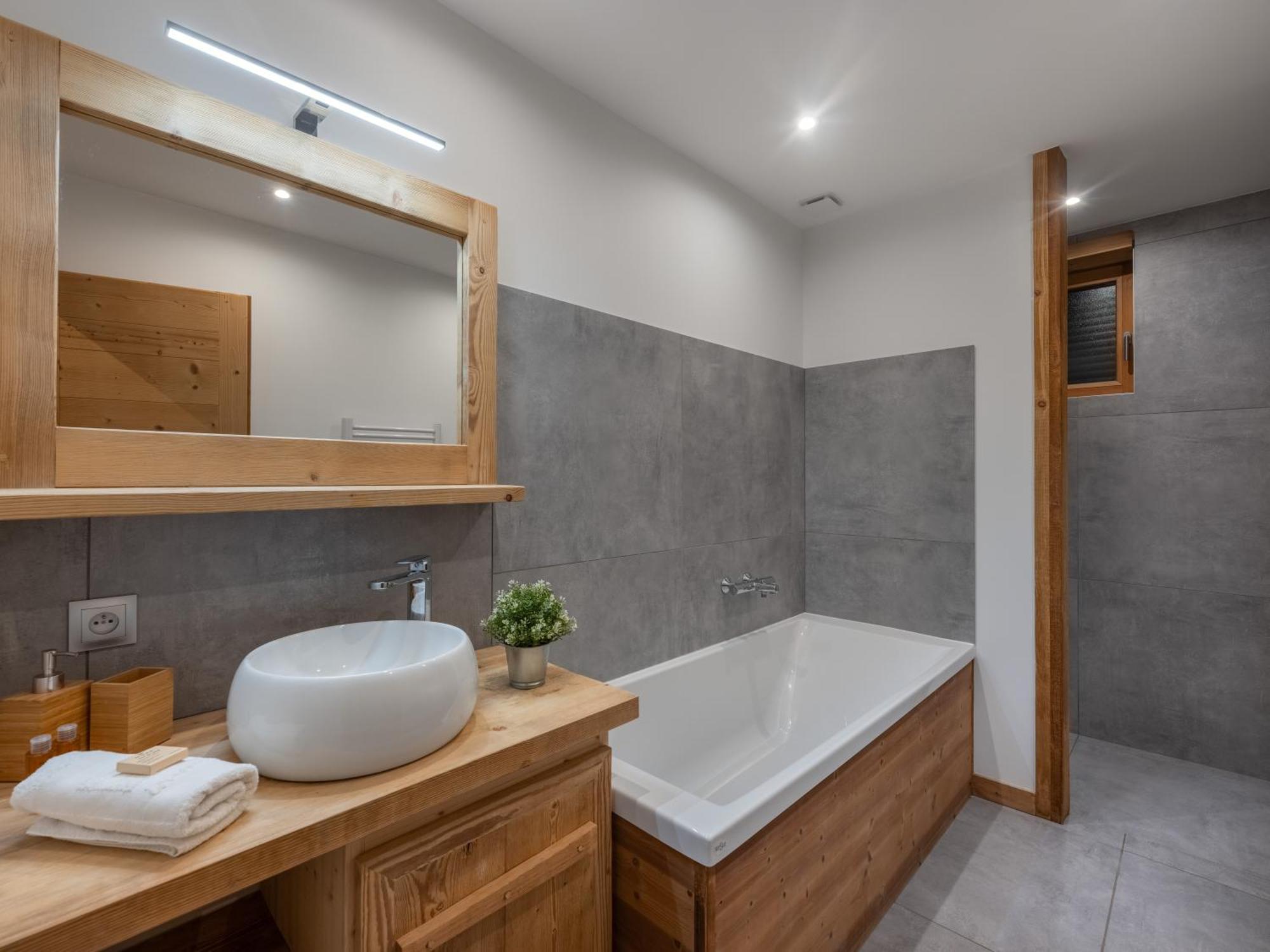 Chalet 1100 - Bo Immobilier Chatel - A Mi-Chemin Du Centre Et Du Linga - Jacuzzi Sauna Et Cheminee エクステリア 写真